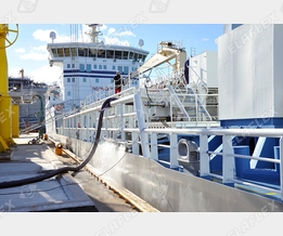 LNG ship bunkering