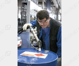 Solvent filling with integrated vapour recovery in the nozzle