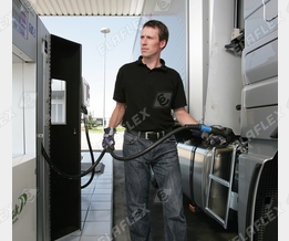 Urea solution filling, truck: ZVA AdBlue HV nozzle